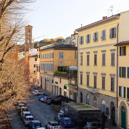 Panoramic 5 Min Ponte Vecchio And Center