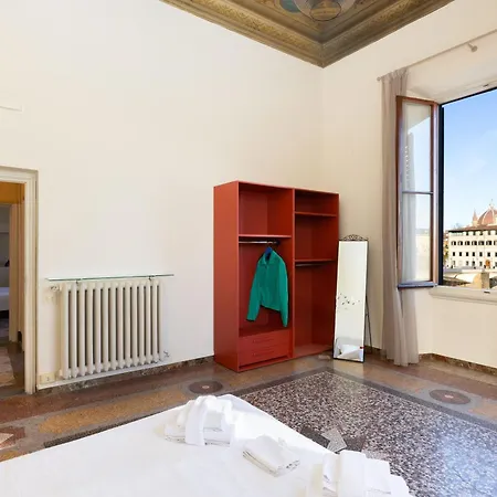 Panoramic 5 Min Ponte Vecchio And Center